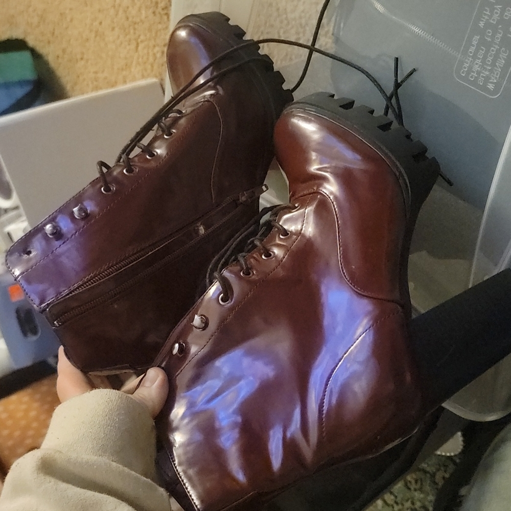 Boots - Picture 3 of 3
